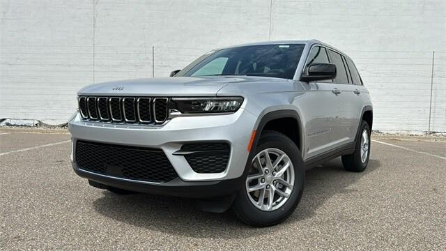 2024 Jeep Grand Cherokee GRAND CHEROKEE LAREDO X 4X4