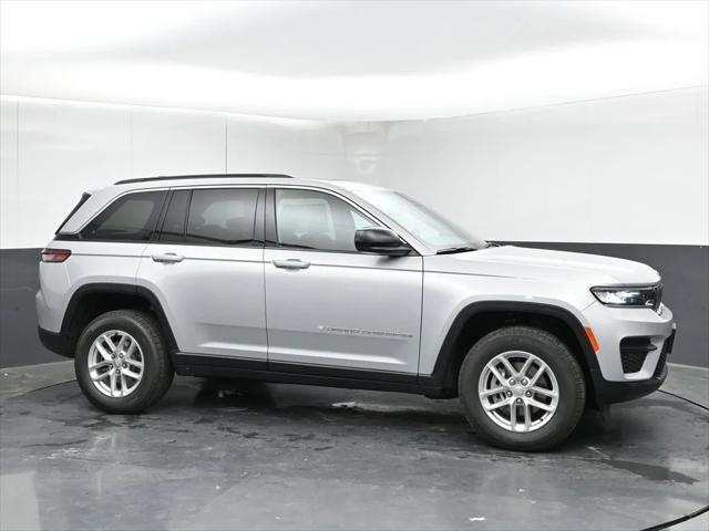 2024 Jeep Grand Cherokee GRAND CHEROKEE LAREDO X 4X4