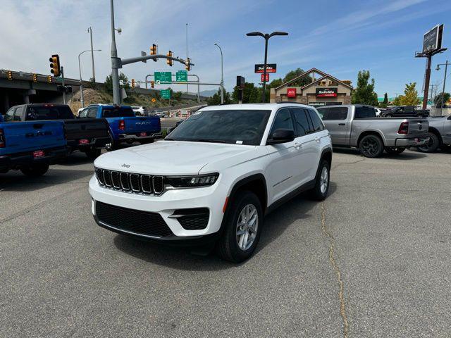 2024 Jeep Grand Cherokee GRAND CHEROKEE LAREDO X 4X4