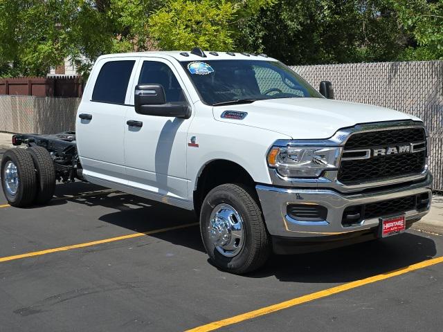 2024 RAM Ram 3500 Chassis Cab RAM 3500 TRADESMAN CREW CAB CHASSIS 4X4 60 CA