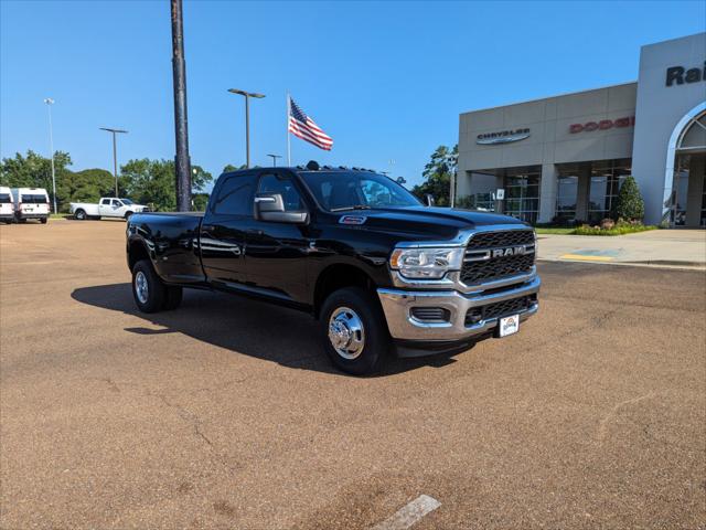 2024 RAM Ram 3500 RAM 3500 TRADESMAN CREW CAB 4X4 8 BOX