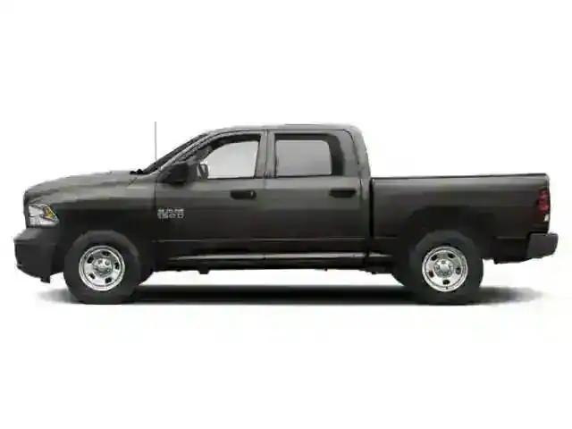 2024 RAM Ram 1500 Classic RAM 1500 CLASSIC TRADESMAN CREW CAB 4X4 64 BOX