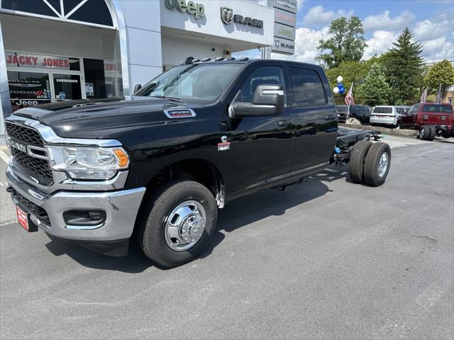 2024 RAM Ram 3500 Chassis Cab RAM 3500 TRADESMAN CREW CAB CHASSIS 4X4 60 CA