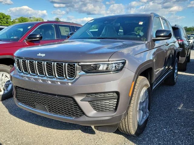 2024 Jeep Grand Cherokee GRAND CHEROKEE LAREDO X 4X4