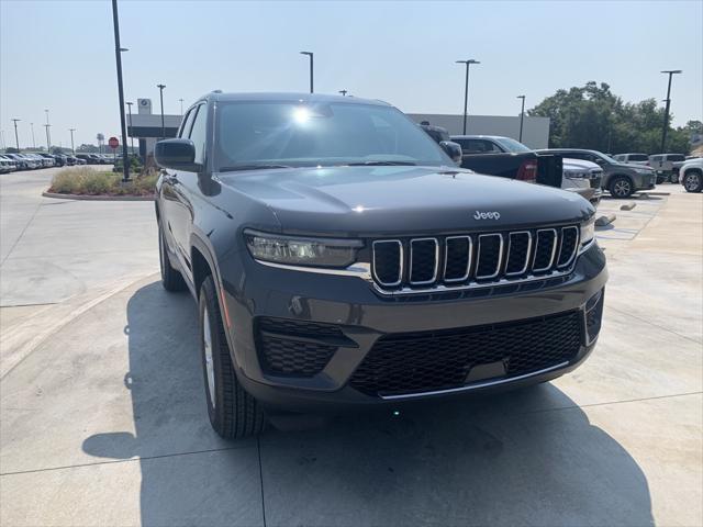 2024 Jeep Grand Cherokee GRAND CHEROKEE LAREDO X 4X4