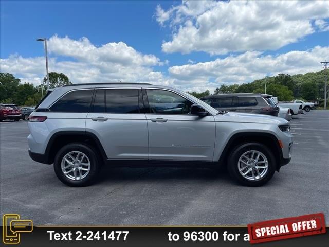 2024 Jeep Grand Cherokee GRAND CHEROKEE LAREDO X 4X4