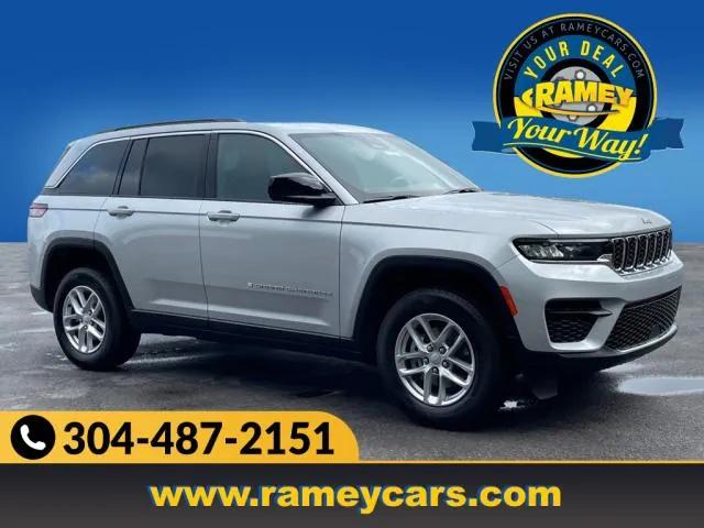 2024 Jeep Grand Cherokee GRAND CHEROKEE LAREDO X 4X4