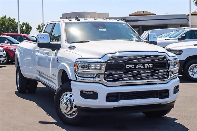 2024 RAM Ram 3500 RAM 3500 LIMITED CREW CAB 4X4 8 BOX