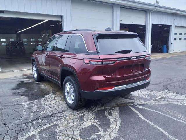 2024 Jeep Grand Cherokee GRAND CHEROKEE LAREDO X 4X4