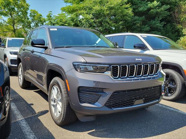 2024 Jeep Grand Cherokee GRAND CHEROKEE LAREDO X 4X4