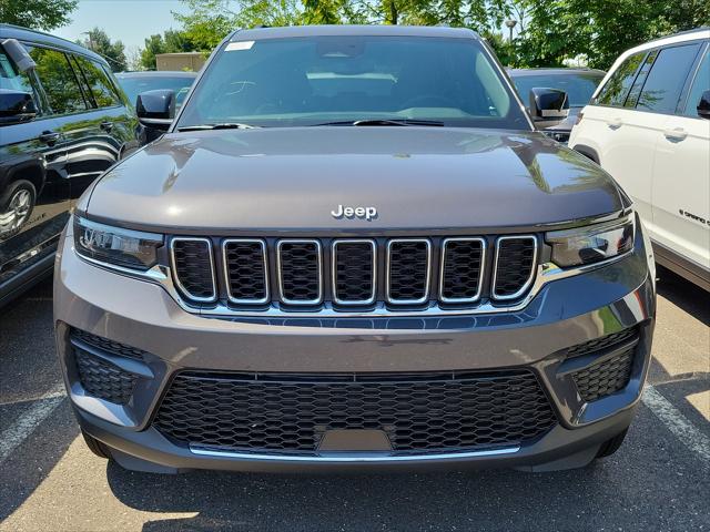 2024 Jeep Grand Cherokee GRAND CHEROKEE LAREDO X 4X4