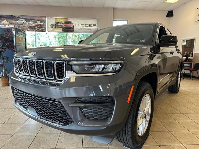 2024 Jeep Grand Cherokee GRAND CHEROKEE LAREDO X 4X4