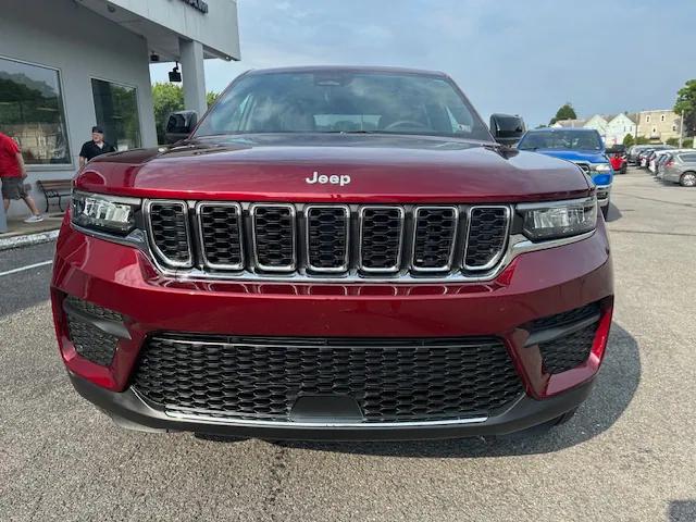 2024 Jeep Grand Cherokee GRAND CHEROKEE LAREDO X 4X4