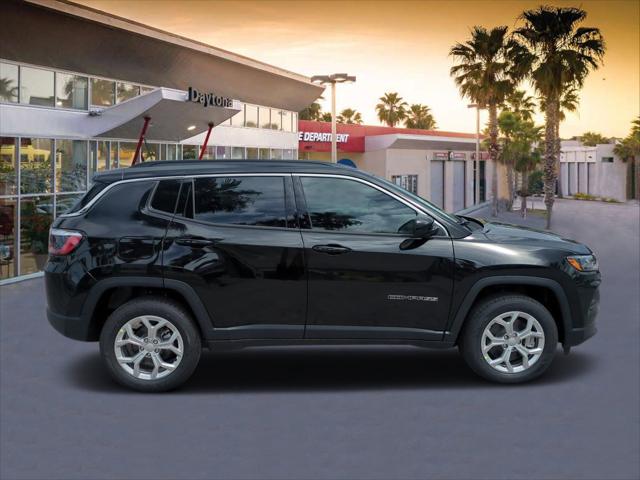 2024 Jeep Compass COMPASS LATITUDE 4X4