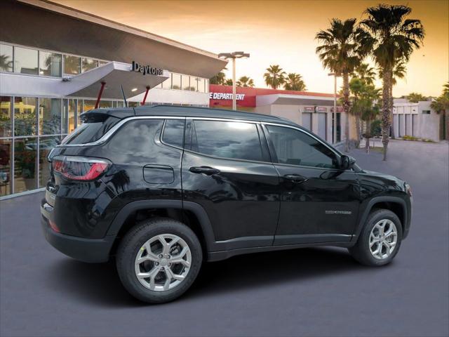 2024 Jeep Compass COMPASS LATITUDE 4X4