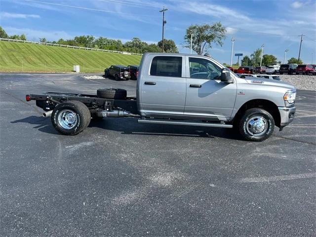 2024 RAM Ram 3500 Chassis Cab RAM 3500 TRADESMAN CREW CAB CHASSIS 4X4 60 CA