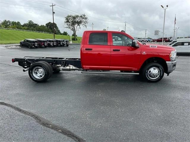 2024 RAM Ram 3500 Chassis Cab RAM 3500 TRADESMAN CREW CAB CHASSIS 4X4 60 CA