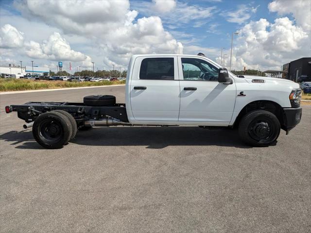 2024 RAM Ram 3500 Chassis Cab RAM 3500 TRADESMAN CREW CAB CHASSIS 4X4 60 CA