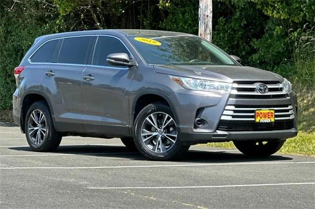 2019 Toyota Highlander LE