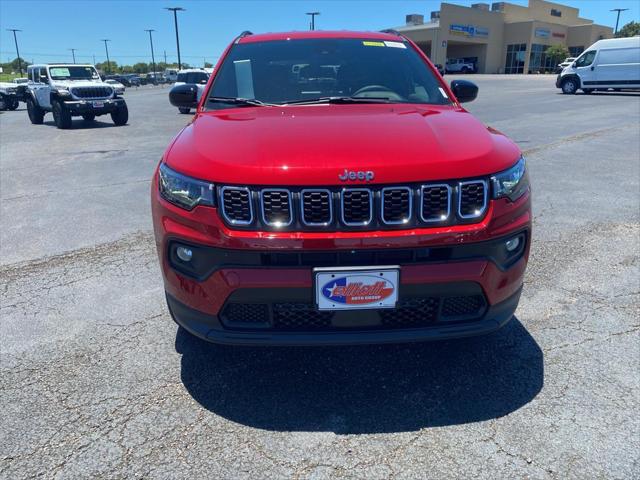 2024 Jeep Compass COMPASS LATITUDE 4X4