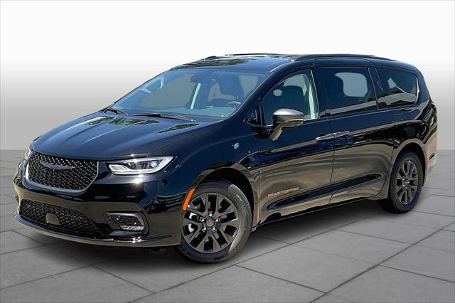 2024 Chrysler Pacifica Hybrid PACIFICA PLUG-IN HYBRID ROAD TRIPPER