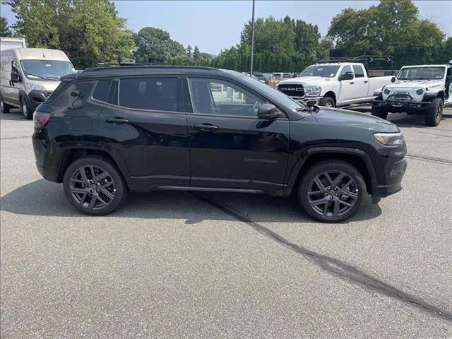 2024 Jeep Compass COMPASS LIMITED 4X4