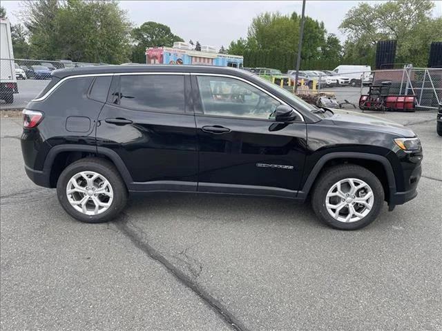 2024 Jeep Compass COMPASS SPORT 4X4