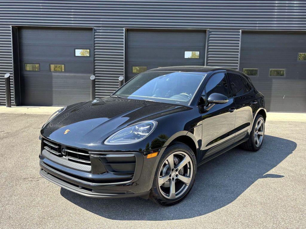 /2024 Porsche Macan