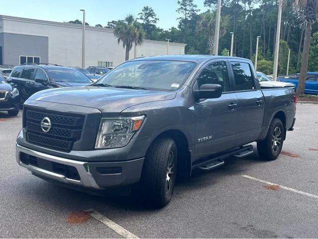 2022 Nissan TITAN Crew Cab SV 4x2