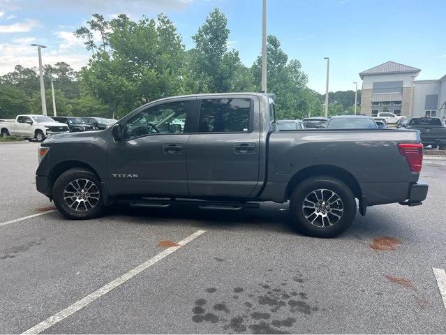 2022 Nissan TITAN Crew Cab SV 4x2