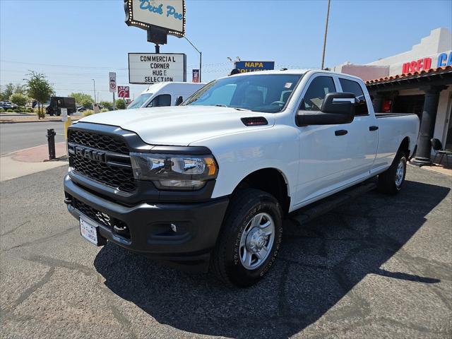 2023 RAM 3500 Tradesman Crew Cab 4x4 8 Box