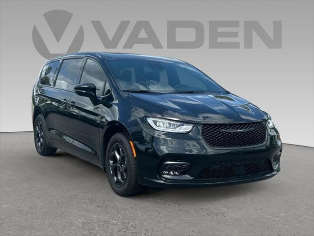 2024 Chrysler Pacifica Hybrid PACIFICA PLUG-IN HYBRID S APPEARANCE