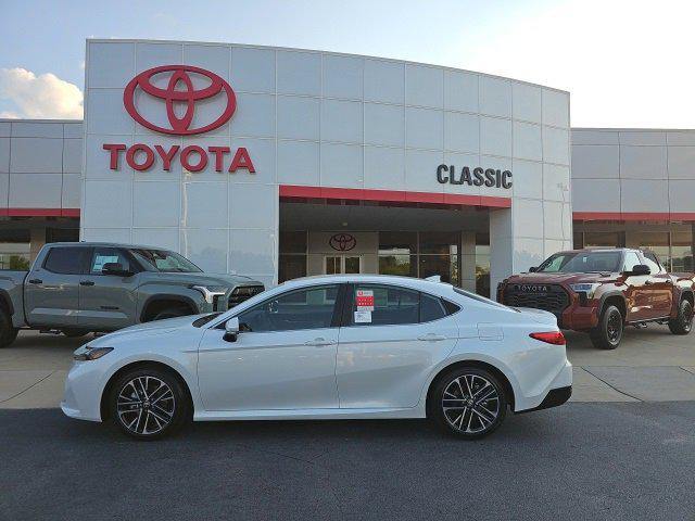 New 2025 Toyota Camry XLE Ratings, Pricing, Reviews & Awards