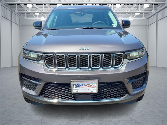 2023 Jeep Grand Cherokee Laredo 4x4