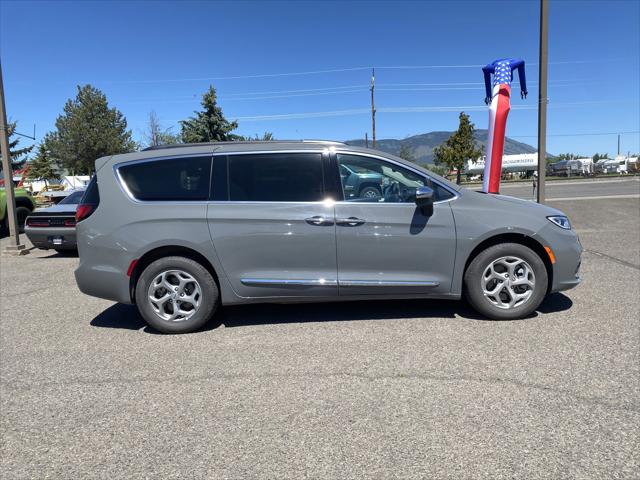 2023 Chrysler Pacifica Limited AWD