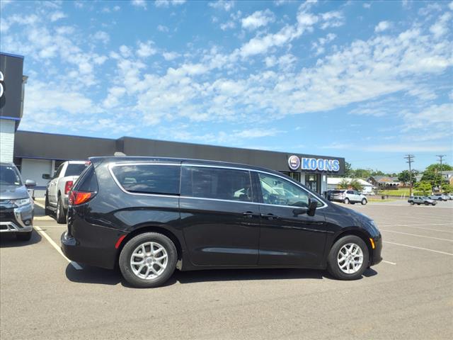 2021 Chrysler Voyager LX