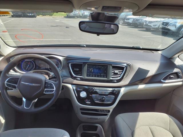 2021 Chrysler Voyager LX
