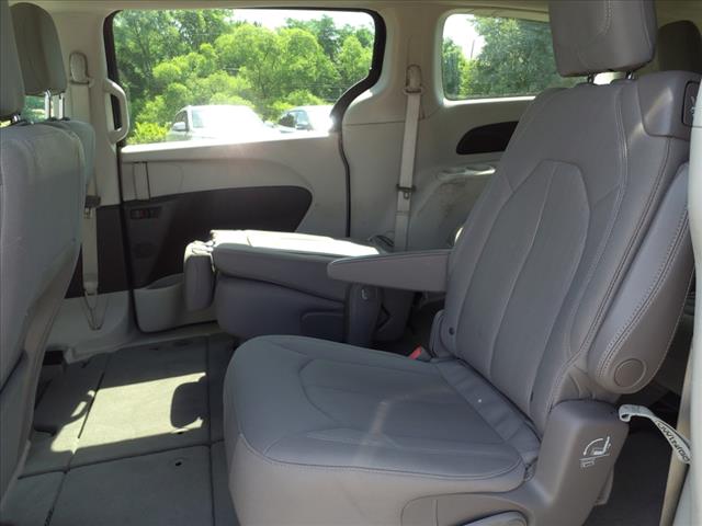 2021 Chrysler Voyager LX