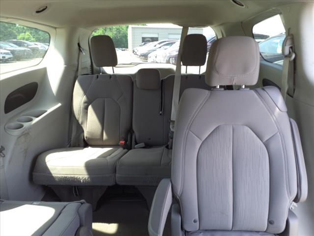 2021 Chrysler Voyager LX