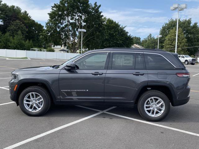 2024 Jeep Grand Cherokee GRAND CHEROKEE LAREDO X 4X4