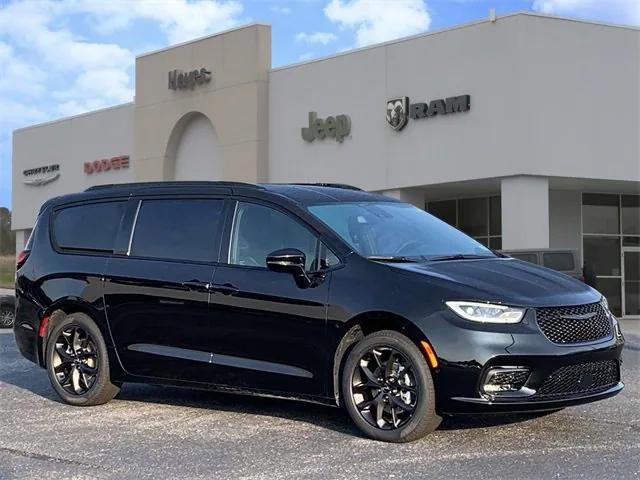 2024 Chrysler Pacifica PACIFICA TOURING L