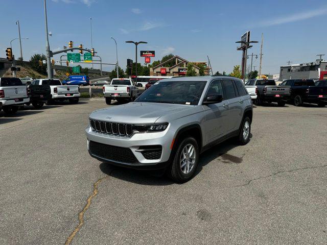 2024 Jeep Grand Cherokee GRAND CHEROKEE LAREDO X 4X4