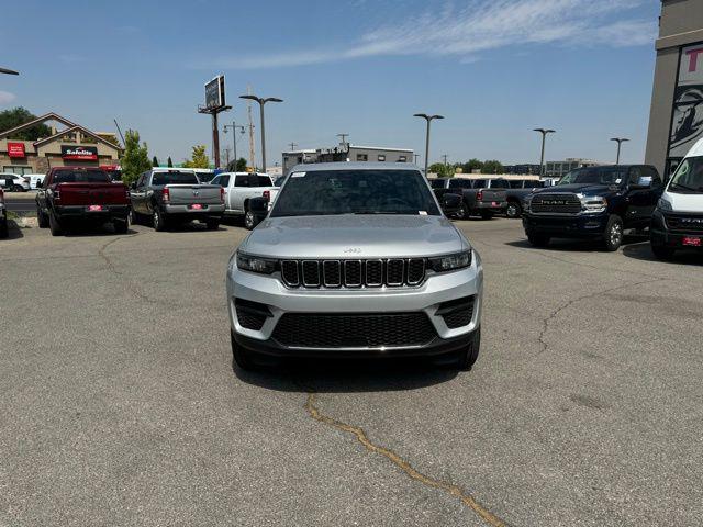 2024 Jeep Grand Cherokee GRAND CHEROKEE LAREDO X 4X4