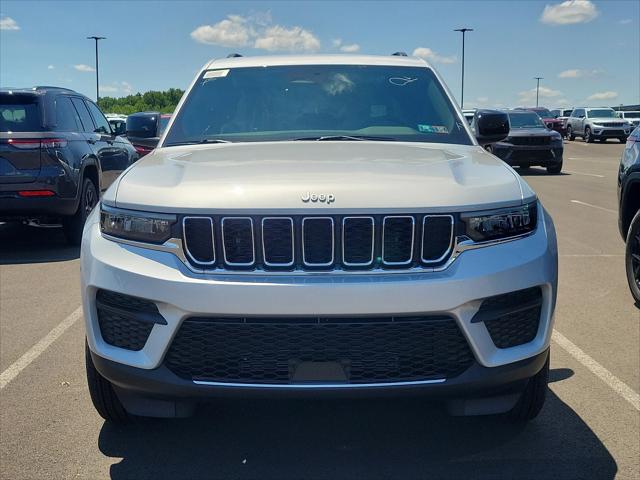 2024 Jeep Grand Cherokee GRAND CHEROKEE LAREDO X 4X4