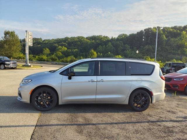 2024 Chrysler Pacifica PACIFICA TOURING L