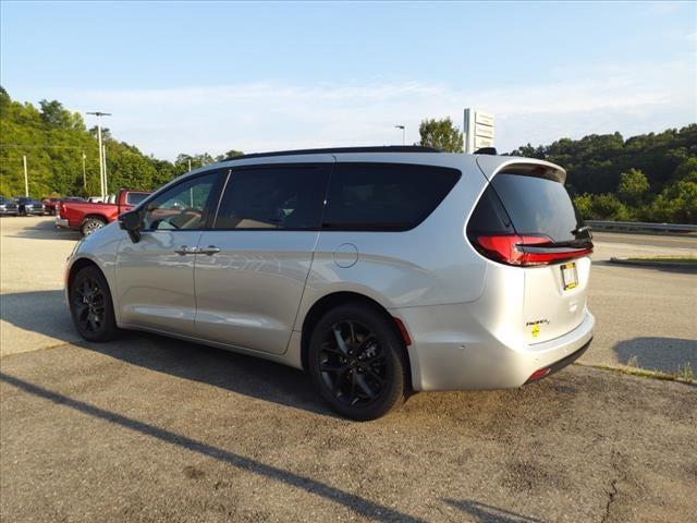 2024 Chrysler Pacifica PACIFICA TOURING L