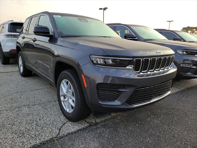 2024 Jeep Grand Cherokee GRAND CHEROKEE LAREDO X 4X4