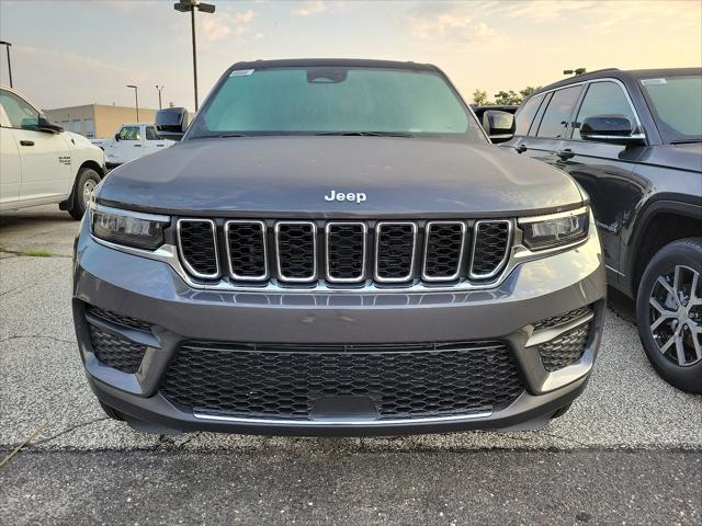 2024 Jeep Grand Cherokee GRAND CHEROKEE LAREDO X 4X4