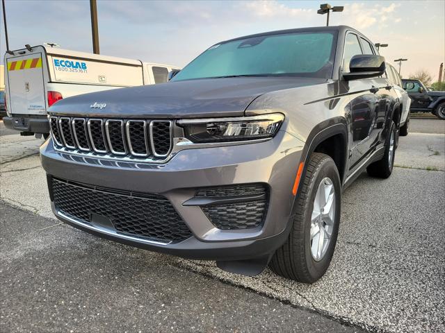 2024 Jeep Grand Cherokee GRAND CHEROKEE LAREDO X 4X4