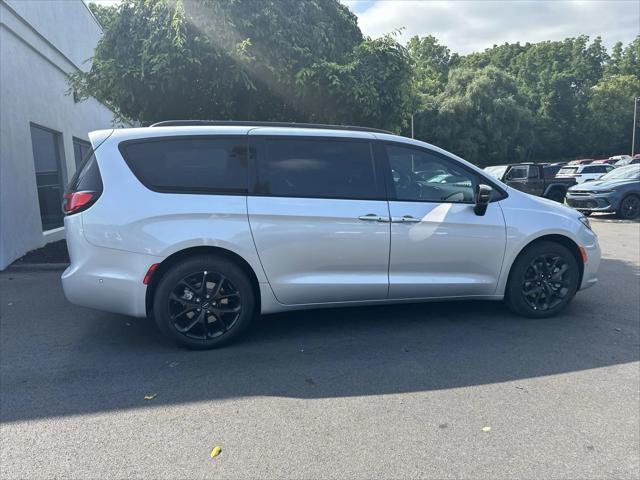 2024 Chrysler Pacifica PACIFICA TOURING L AWD